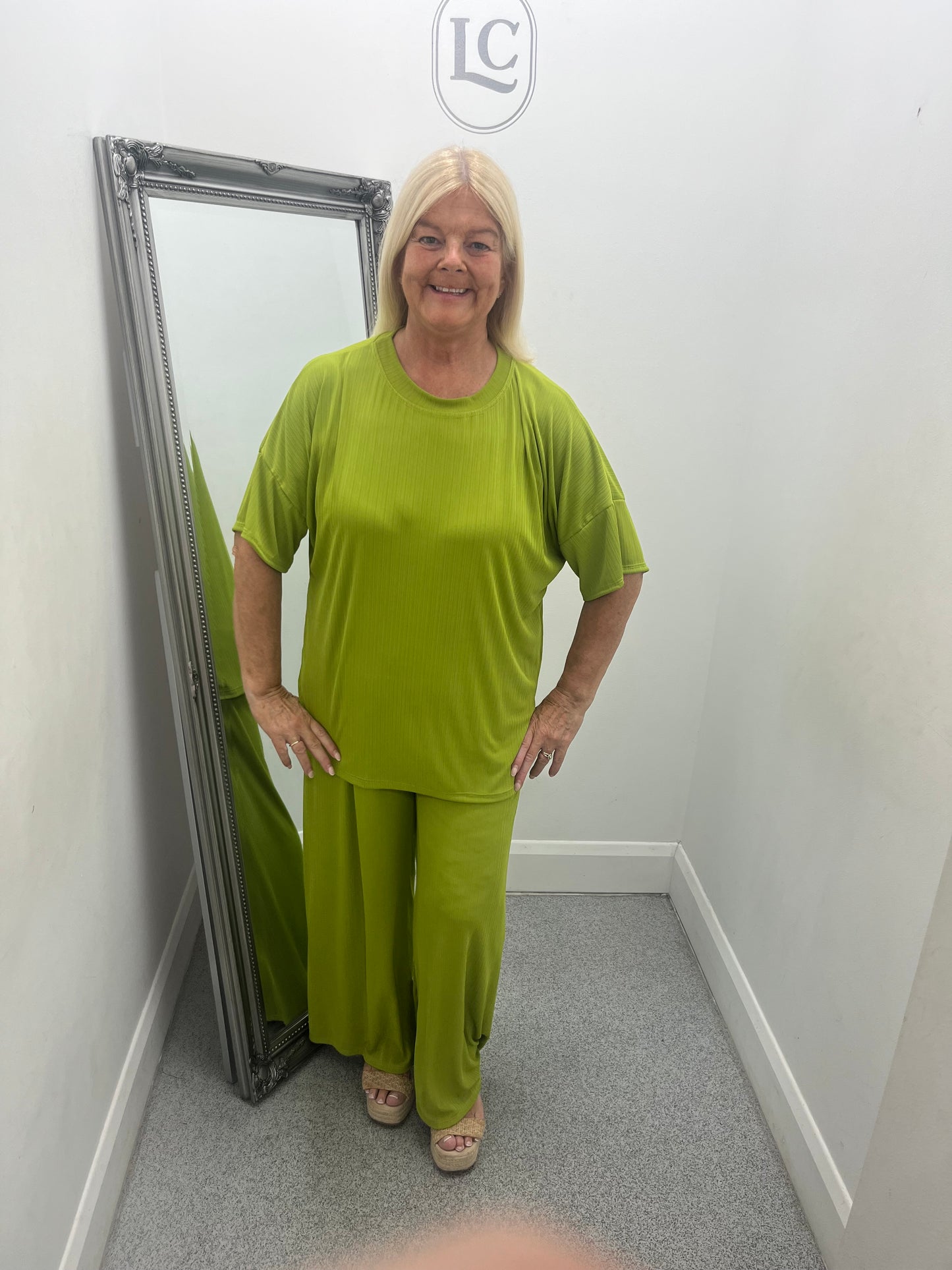 Claudia in 9 colours
