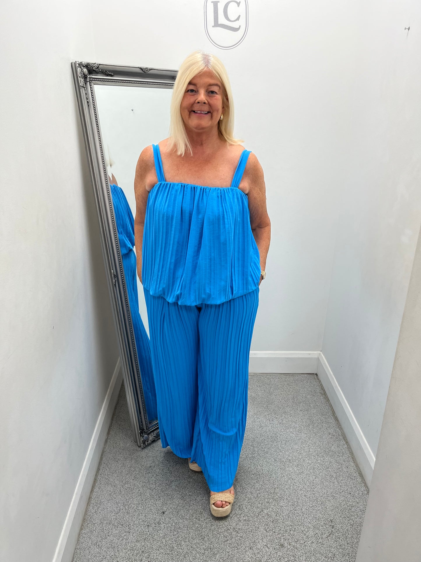 Georgina in 14 colours